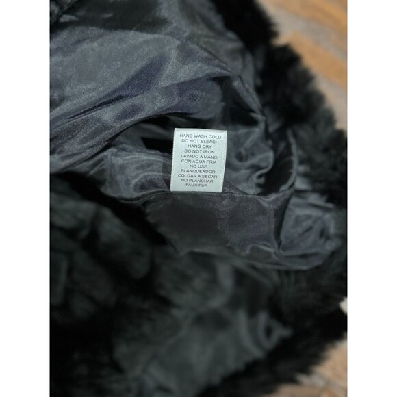 NEW Love Tree Womens S Black Faux Fur Vest Plush Soft Winter Outerwear Cozy Coat - Picture 10 of 15